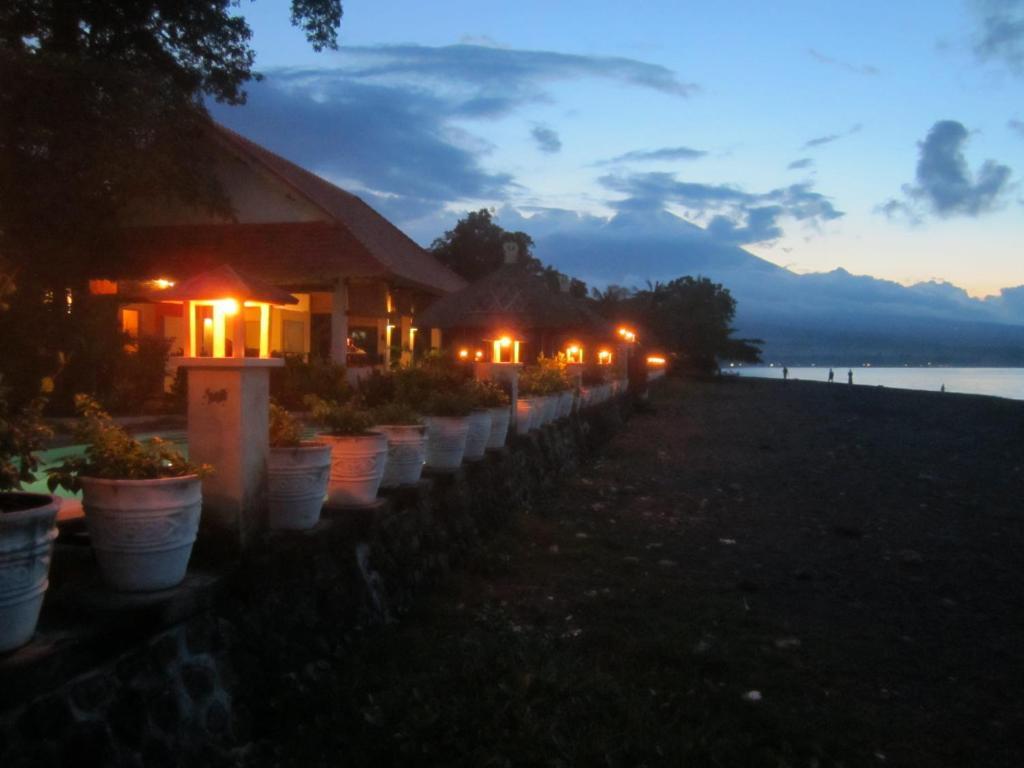 Kembali Beach Bungalows Amed Exterior foto